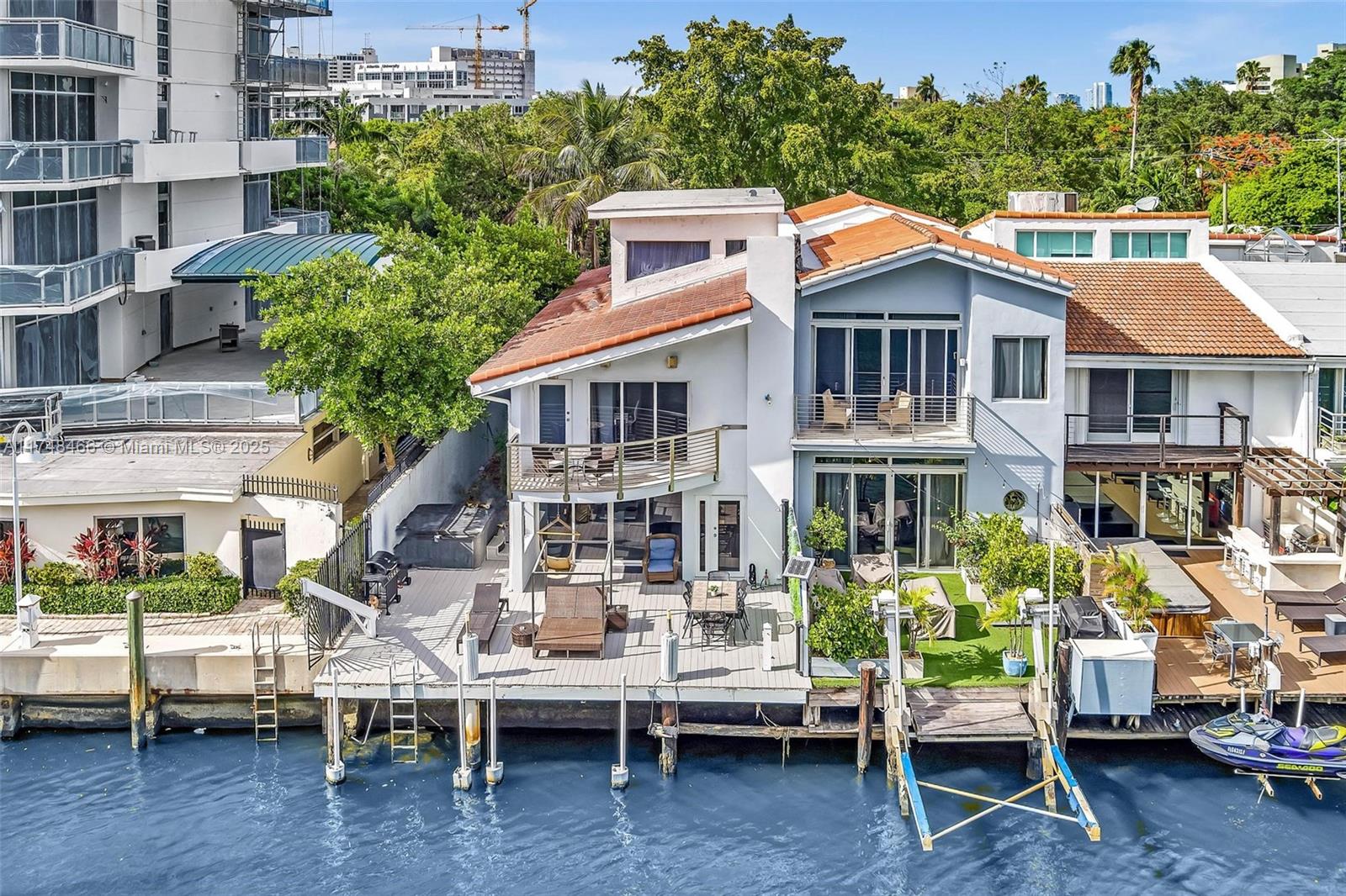 SNUG HARBOR - Residential