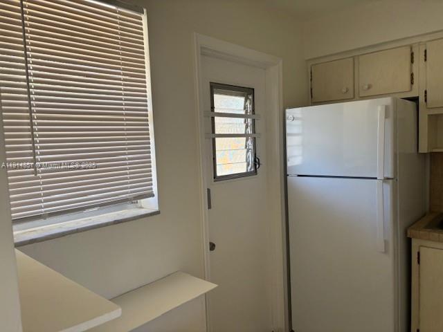 BISCAYNE LAKE GARDENS - Residential Lease