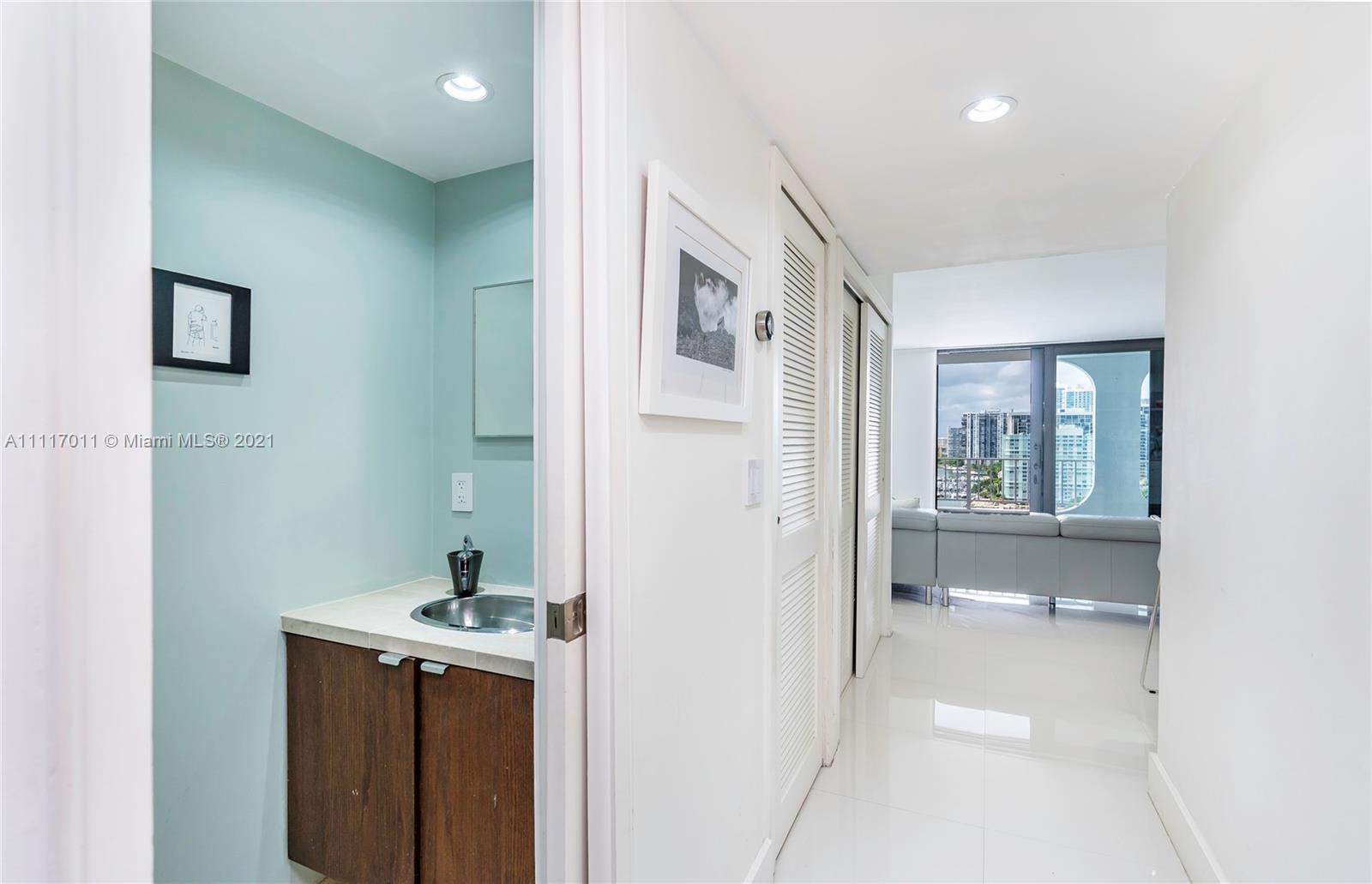 BRICKELL HARBOUR CONDO - Residential Lease
