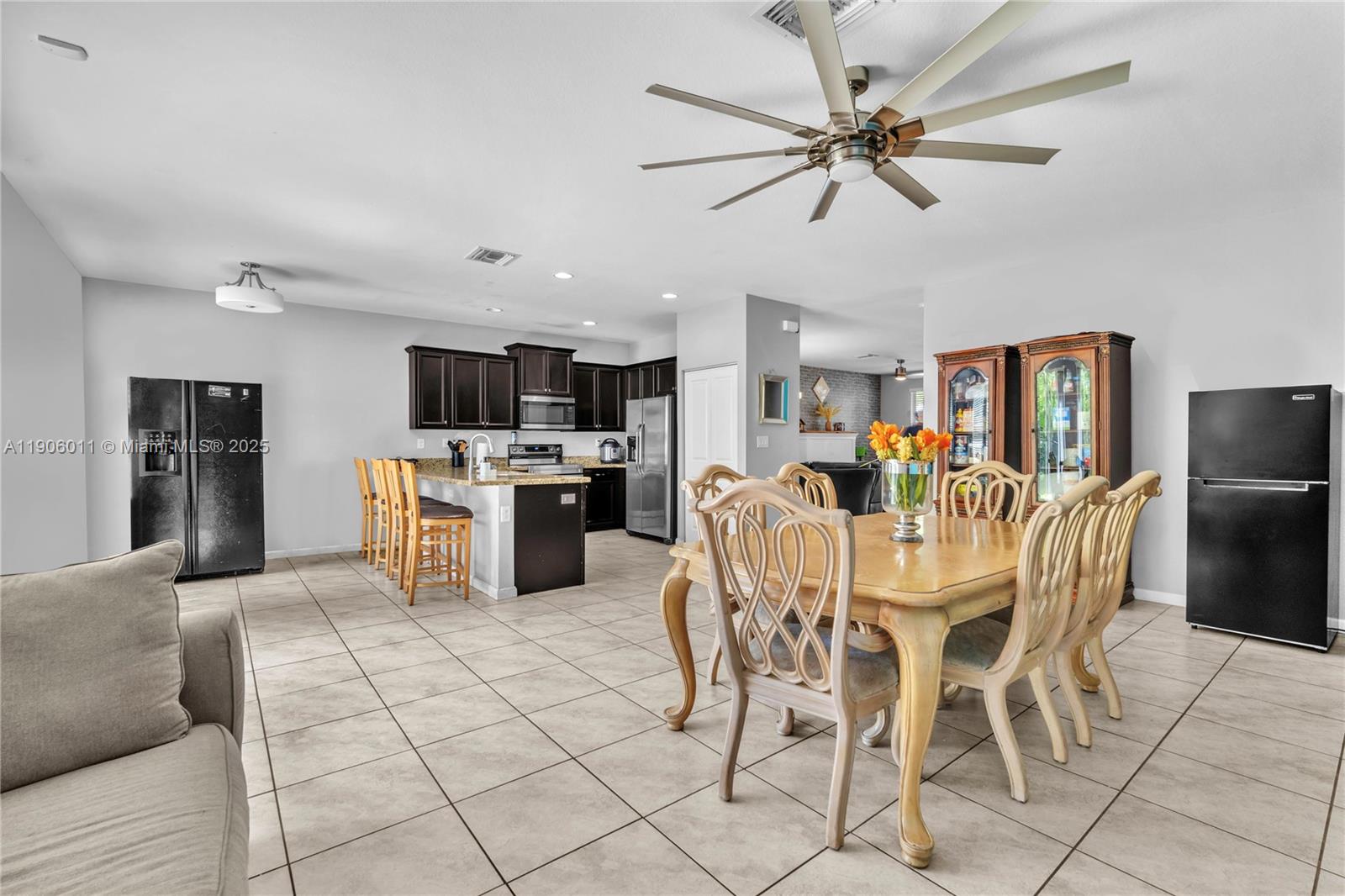 VENTANAS AT HOMESTEAD - Residential Lease