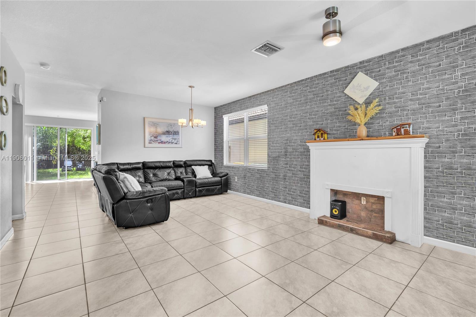 VENTANAS AT HOMESTEAD - Residential Lease