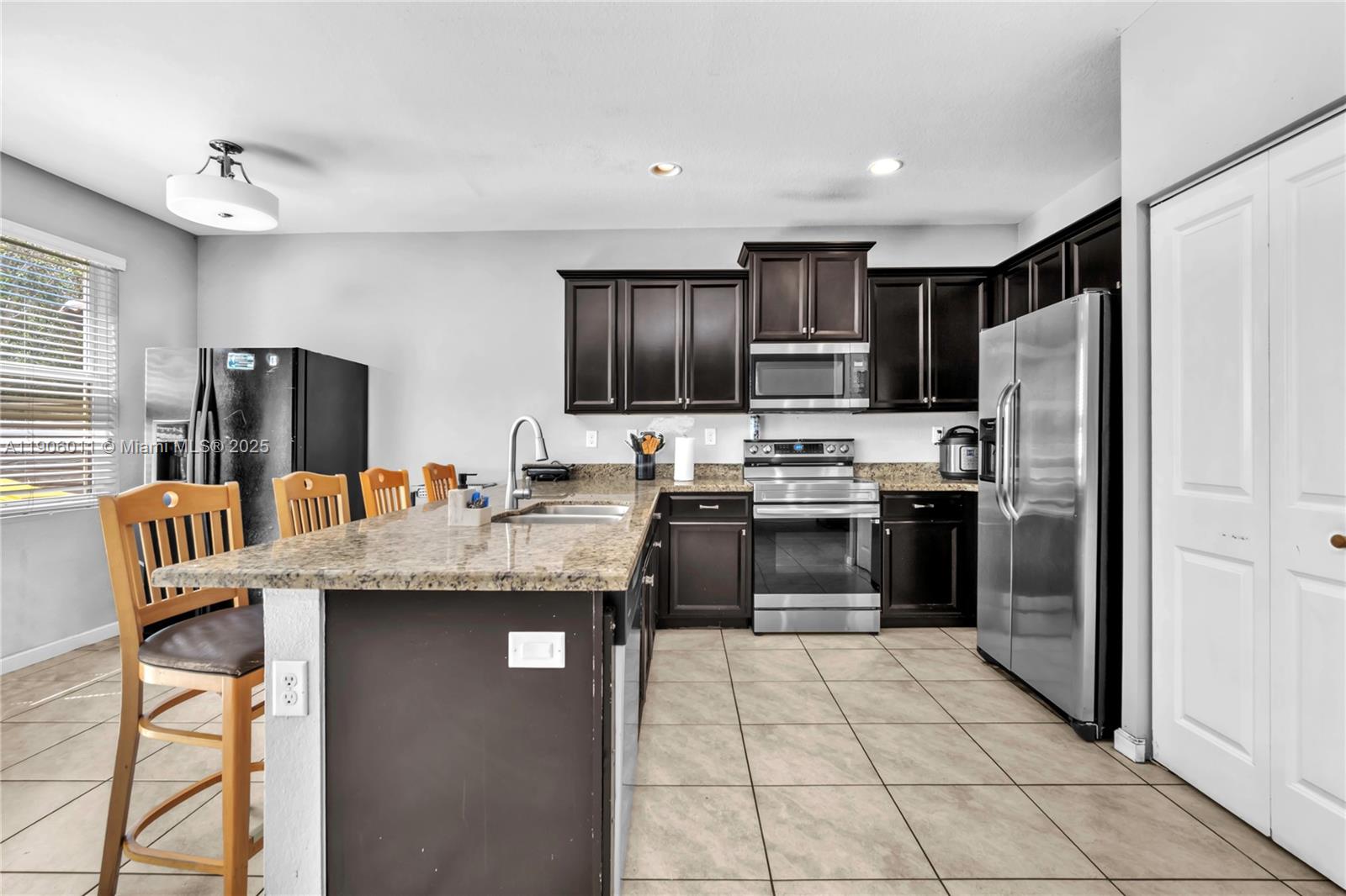 VENTANAS AT HOMESTEAD - Residential Lease