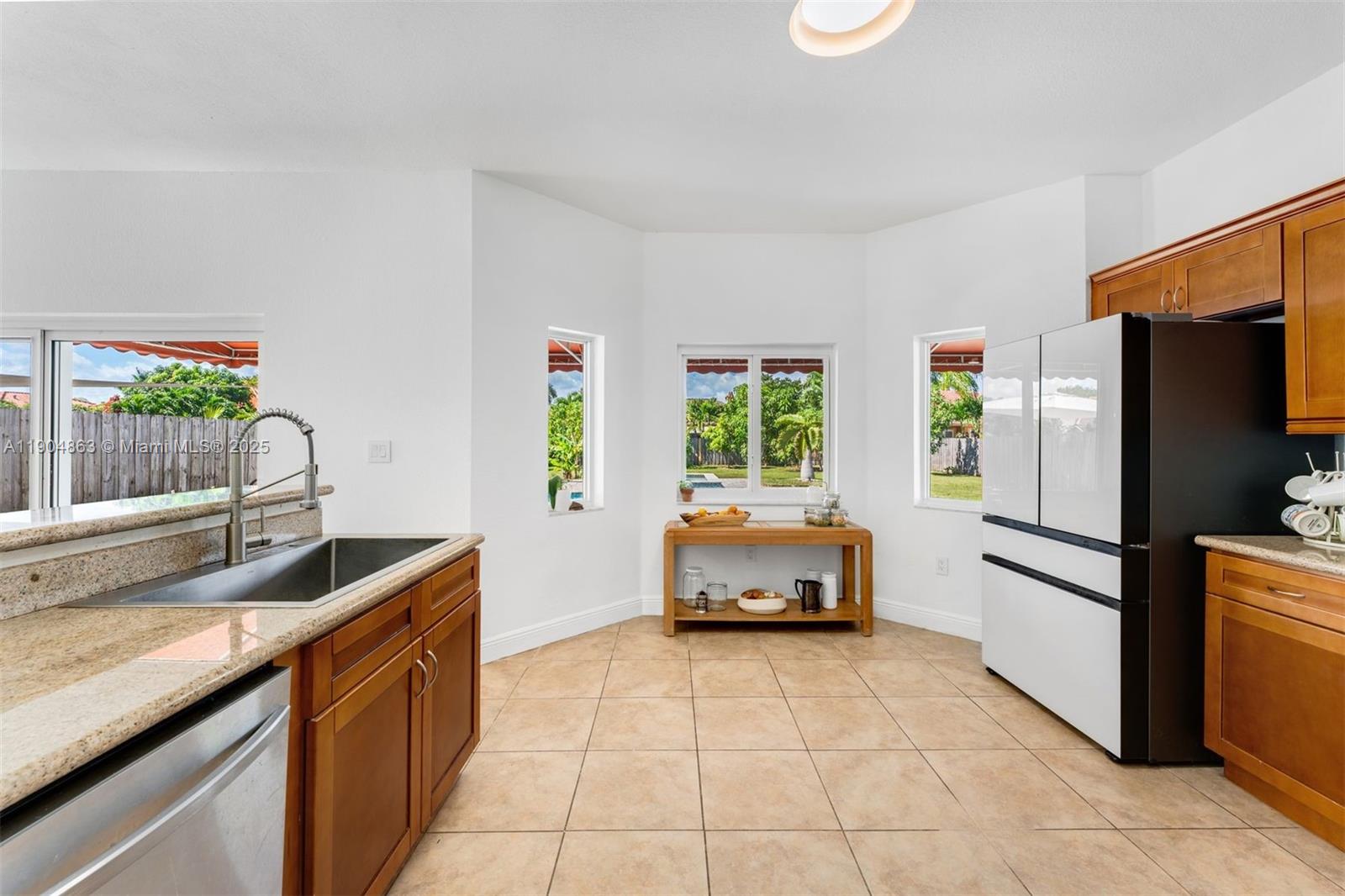 VICTORIA BAY ESTATES - Residential