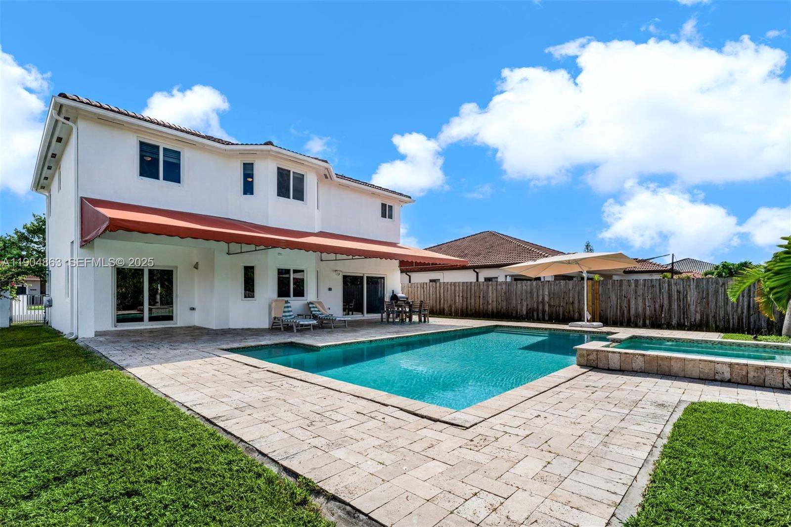 VICTORIA BAY ESTATES - Residential