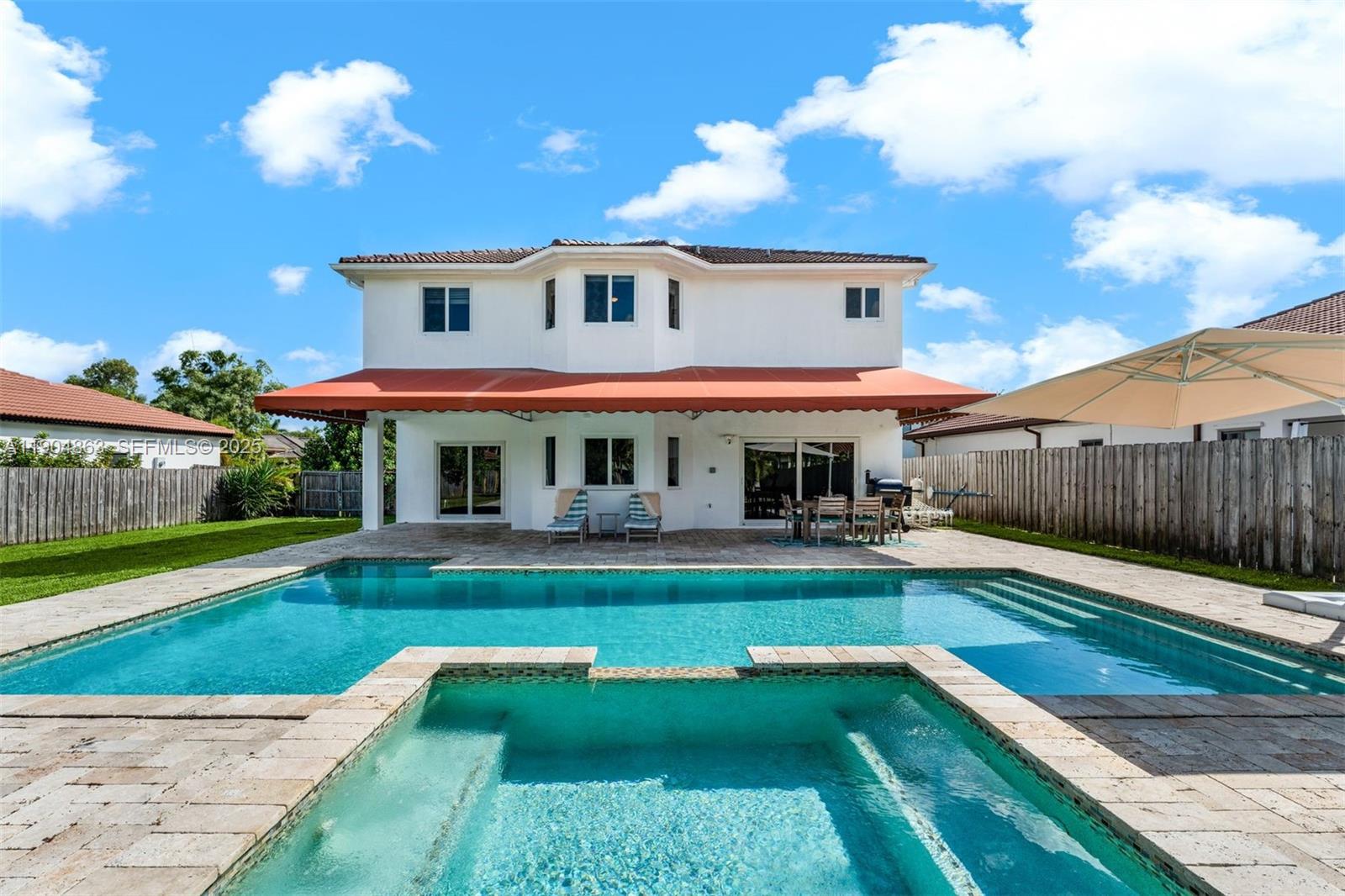 VICTORIA BAY ESTATES - Residential