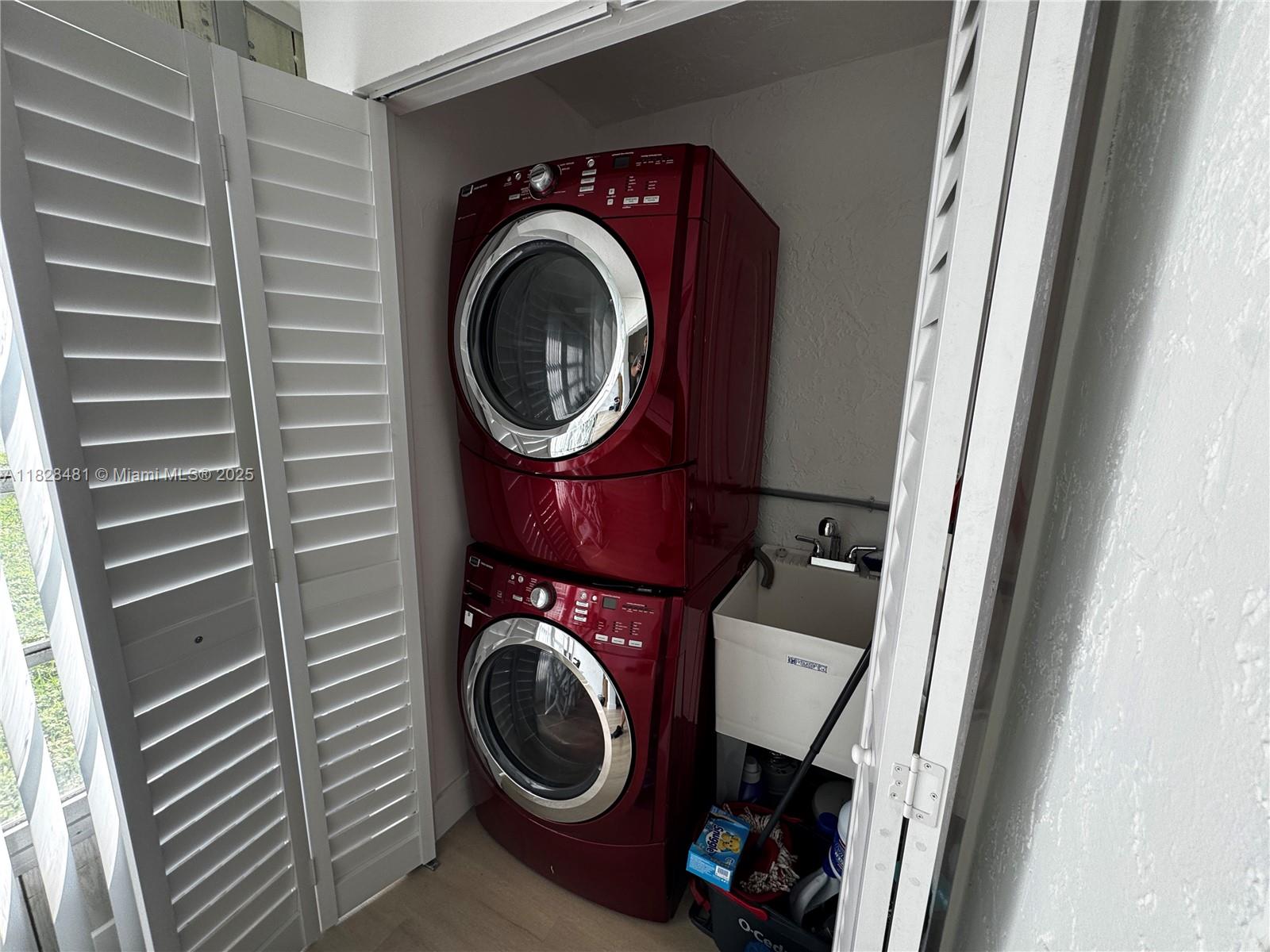 VILLAGES OF ORIOLE ABBEY - Residential