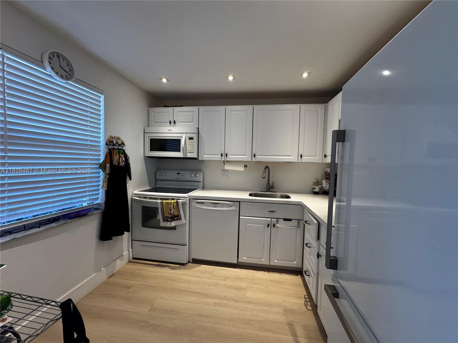 VILLAGES OF ORIOLE ABBEY - Residential