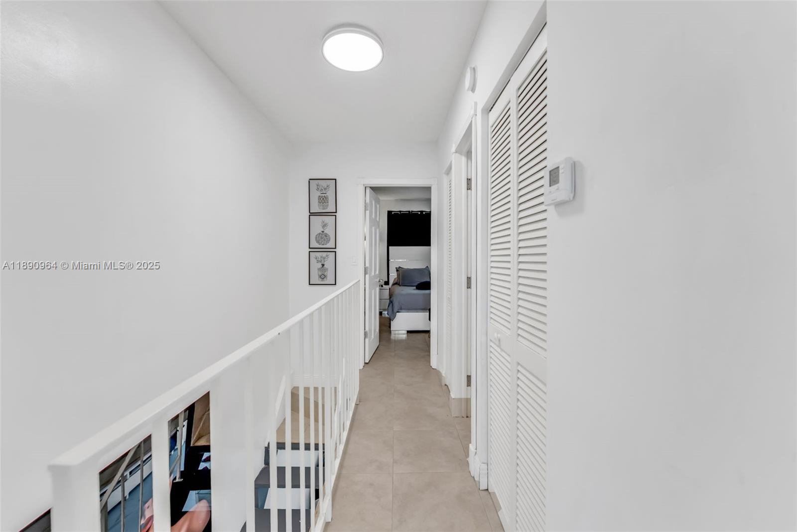 CORNERS KENDALL LAKES - Residential