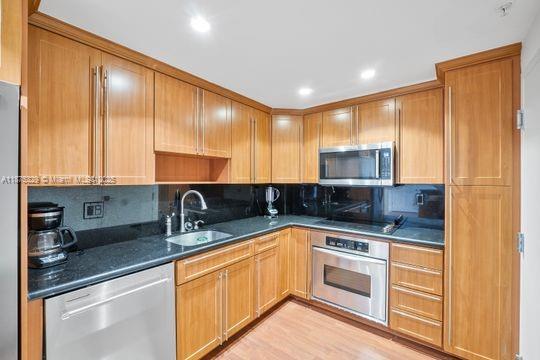 90 Edgewater Dr 512
