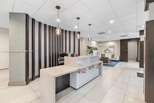 90 Edgewater Dr 512