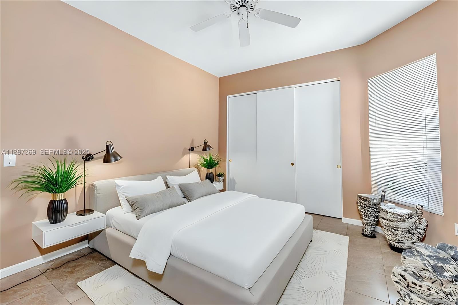 ISLAND WAY - Residential