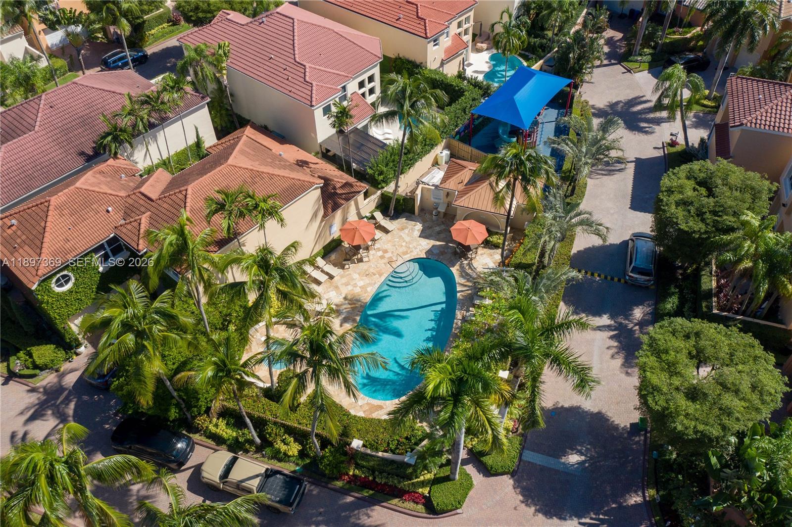 ISLAND WAY - Residential