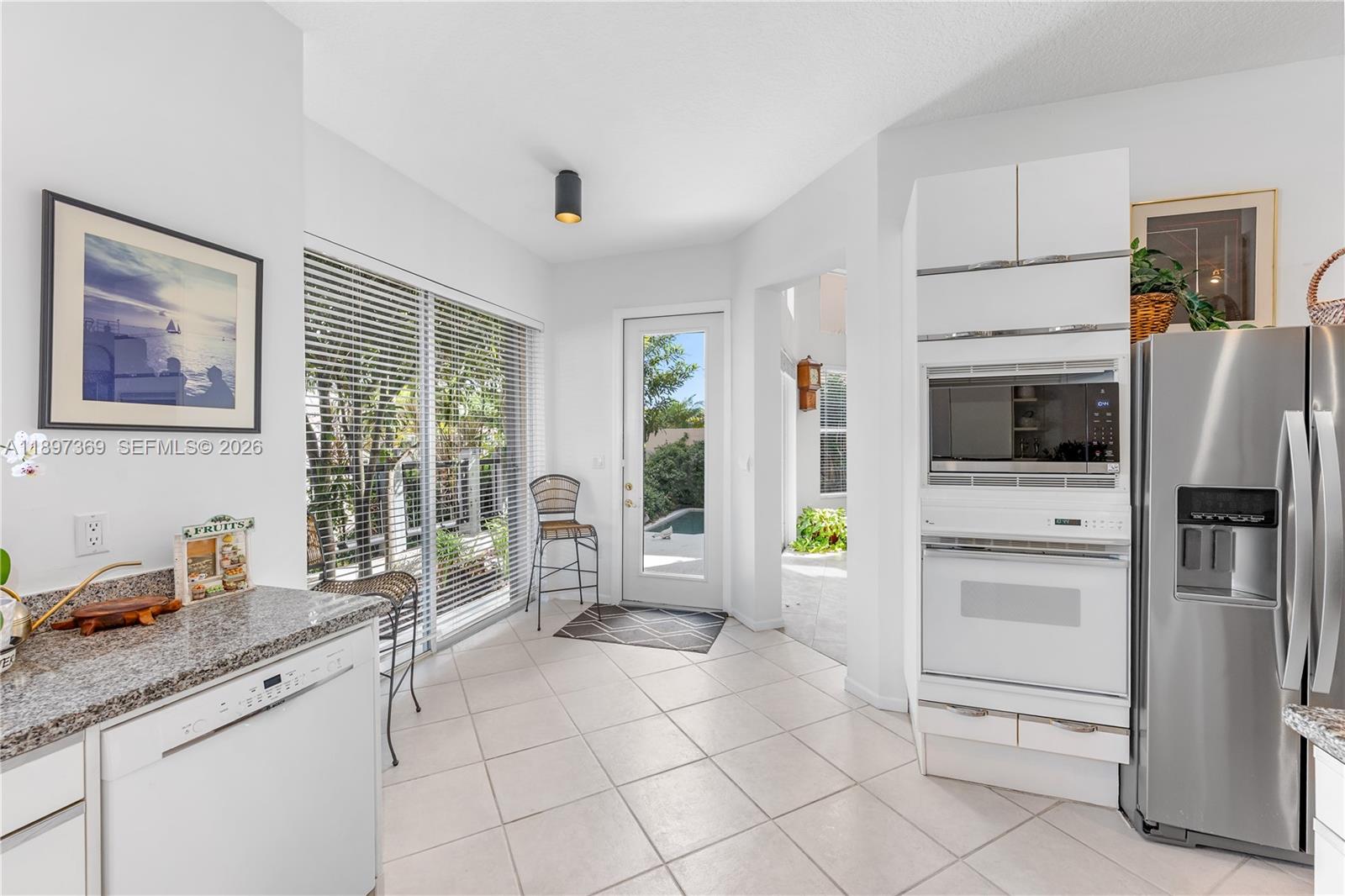 ISLAND WAY - Residential