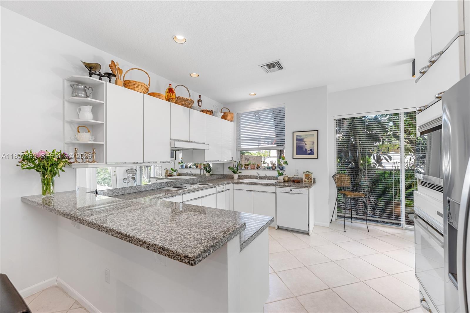 ISLAND WAY - Residential