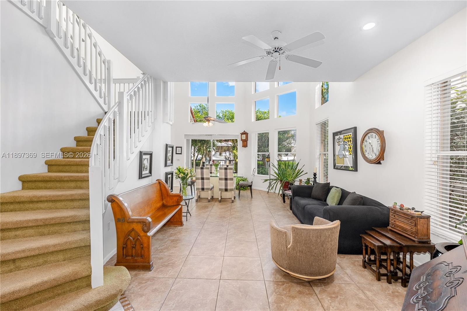 ISLAND WAY - Residential