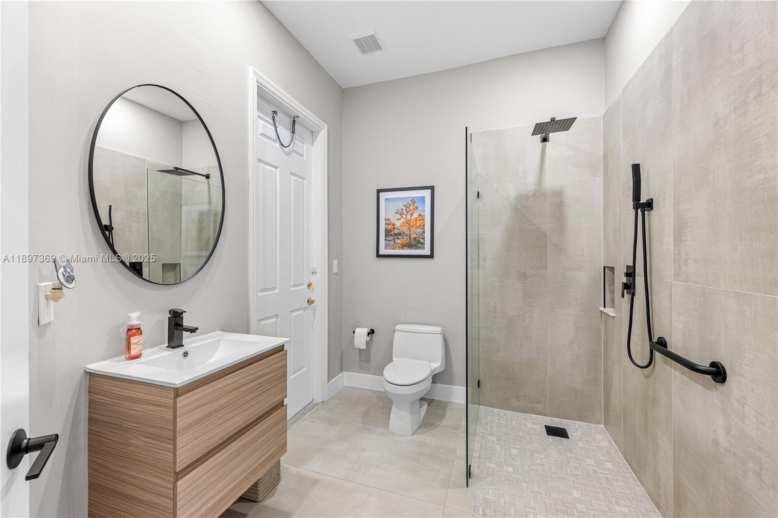 ISLAND WAY - Residential