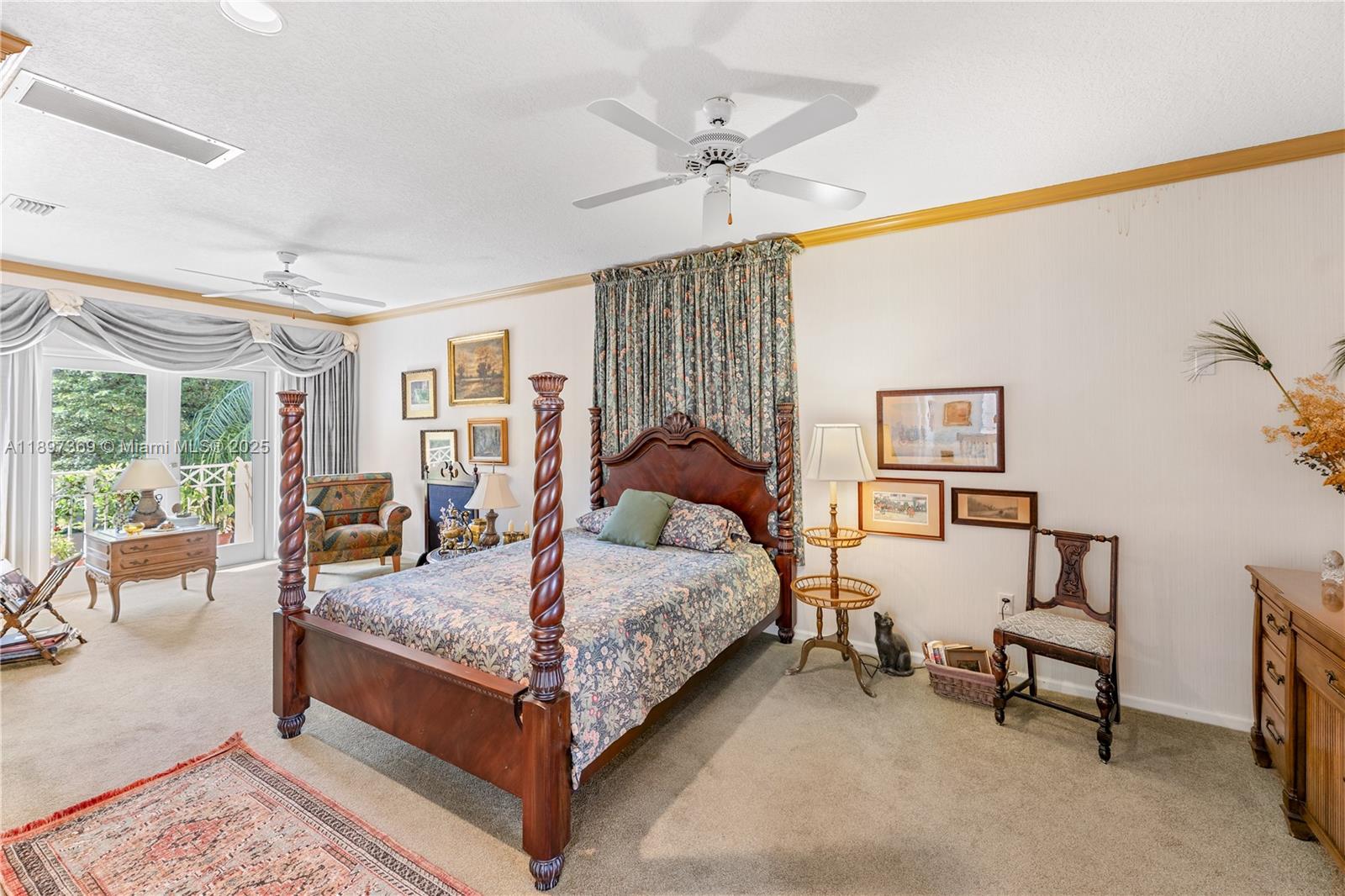 ISLAND WAY - Residential