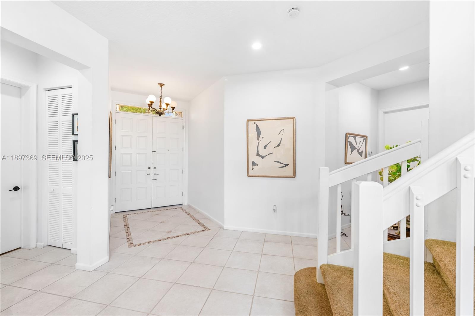 ISLAND WAY - Residential