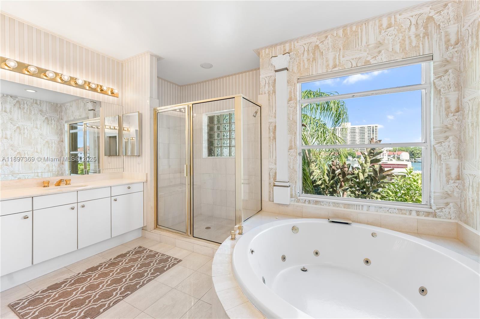 ISLAND WAY - Residential