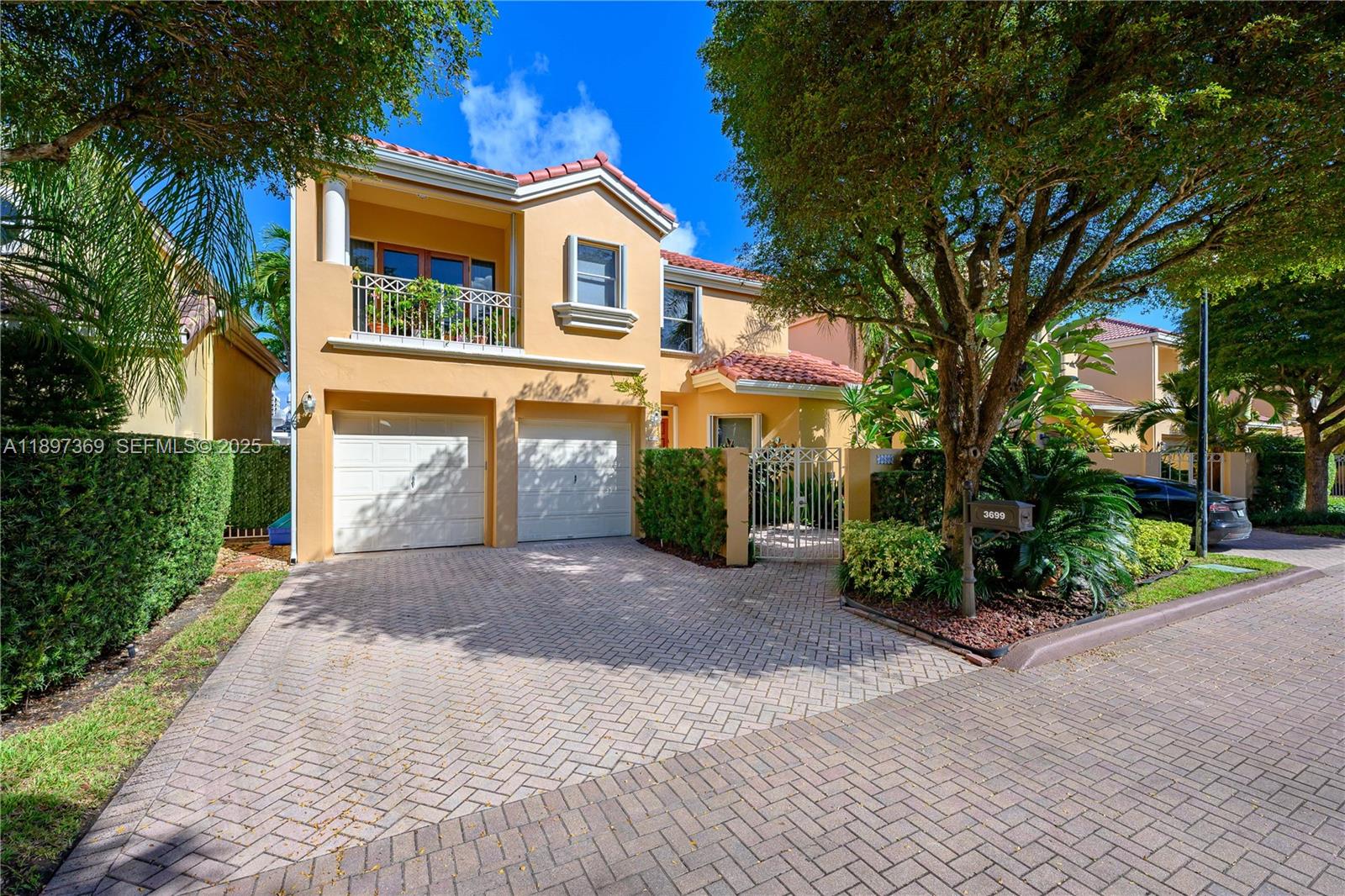 ISLAND WAY - Residential