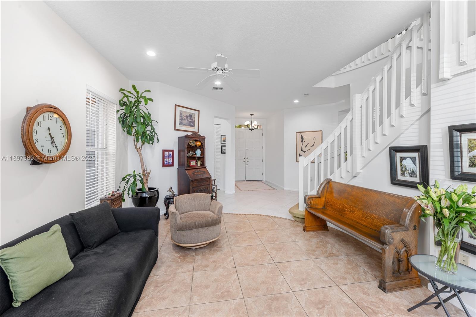 ISLAND WAY - Residential