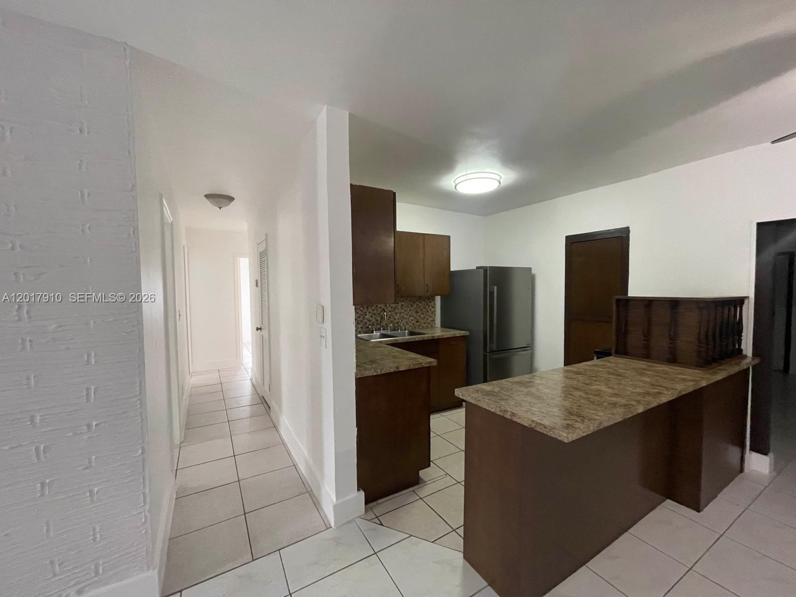1011 Avenue F 0