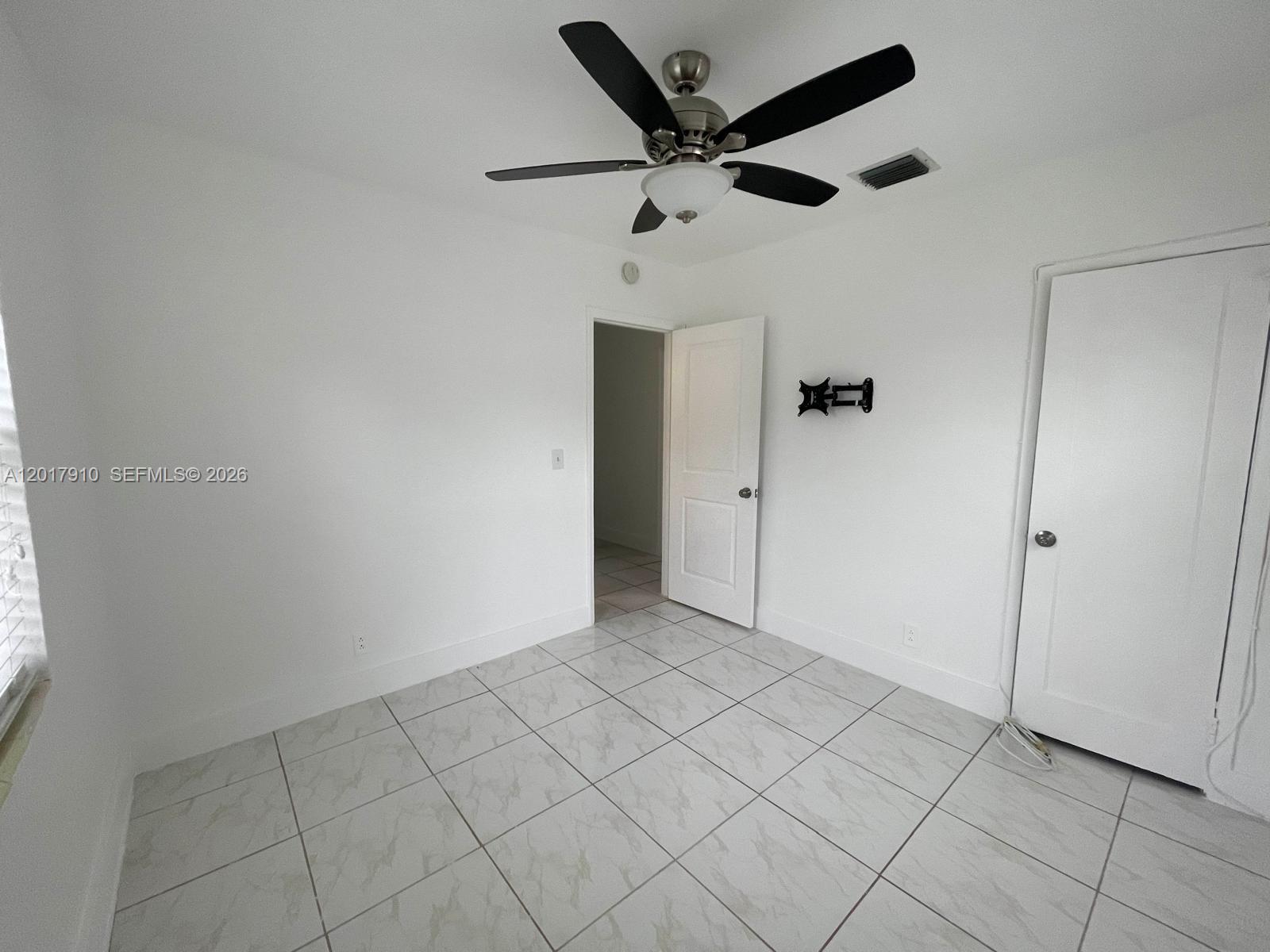 1011 Avenue F 0