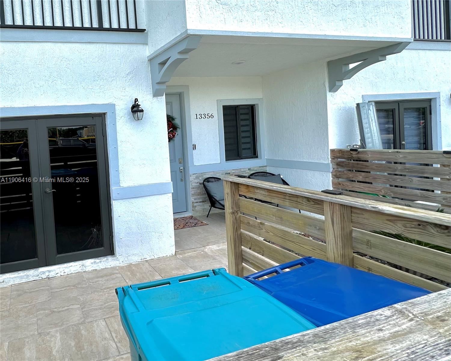 TROPICAL BREEZE TOWNHOUSE - Residential