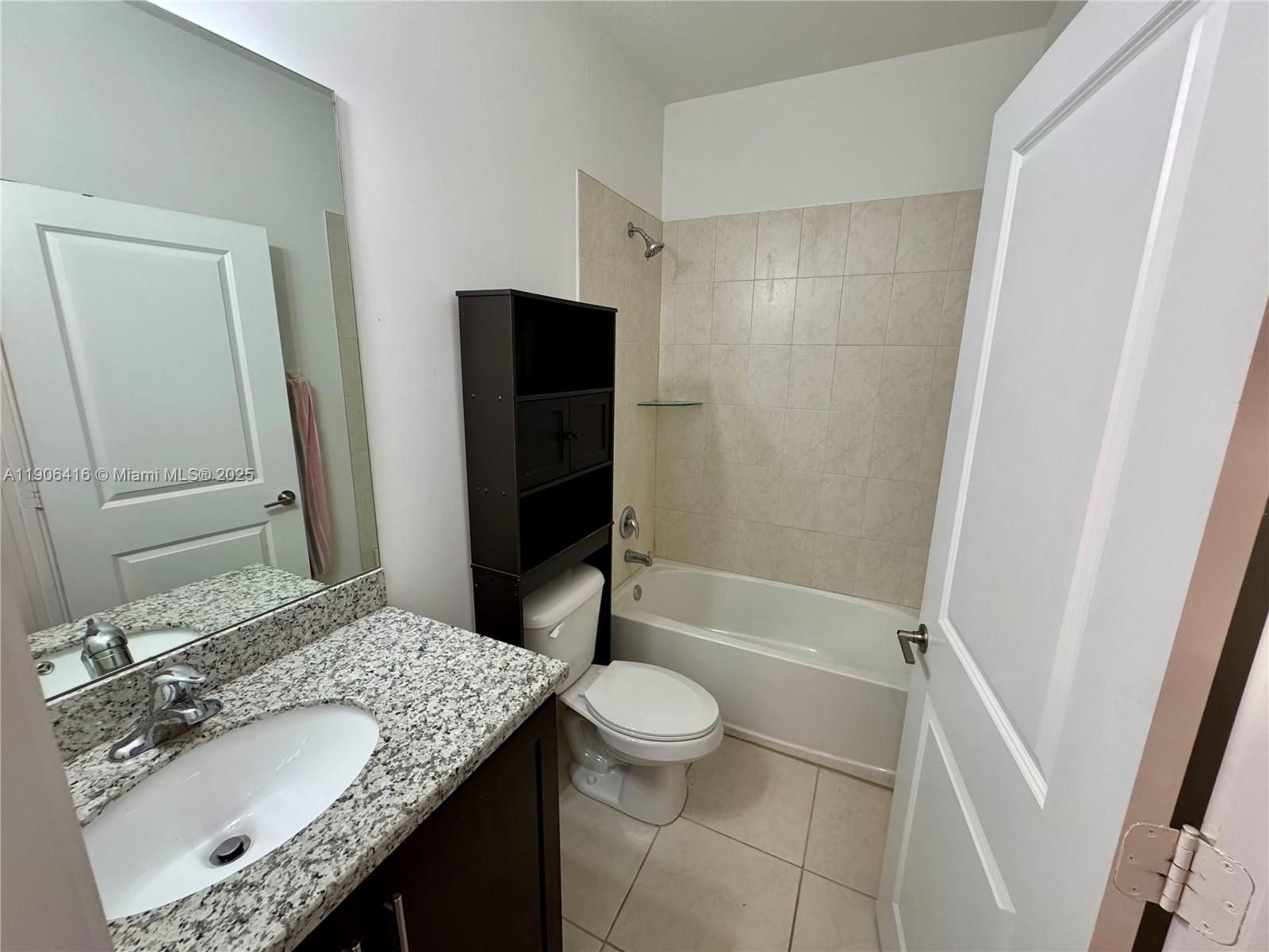 TROPICAL BREEZE TOWNHOUSE - Residential