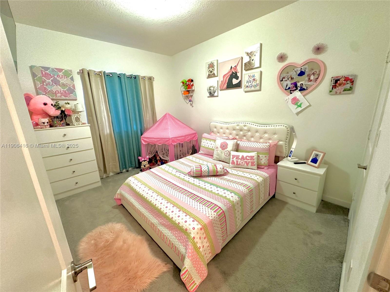 TROPICAL BREEZE TOWNHOUSE - Residential