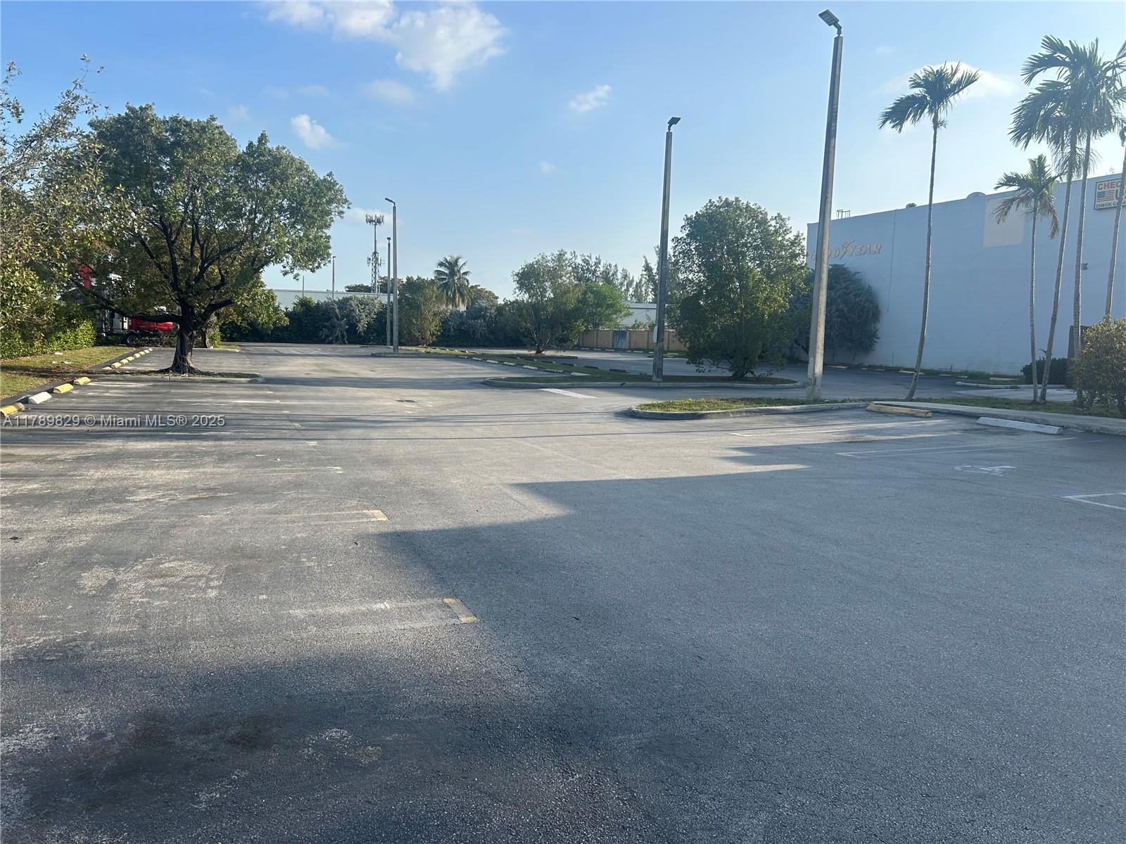 11711 W Okeechobee Rd