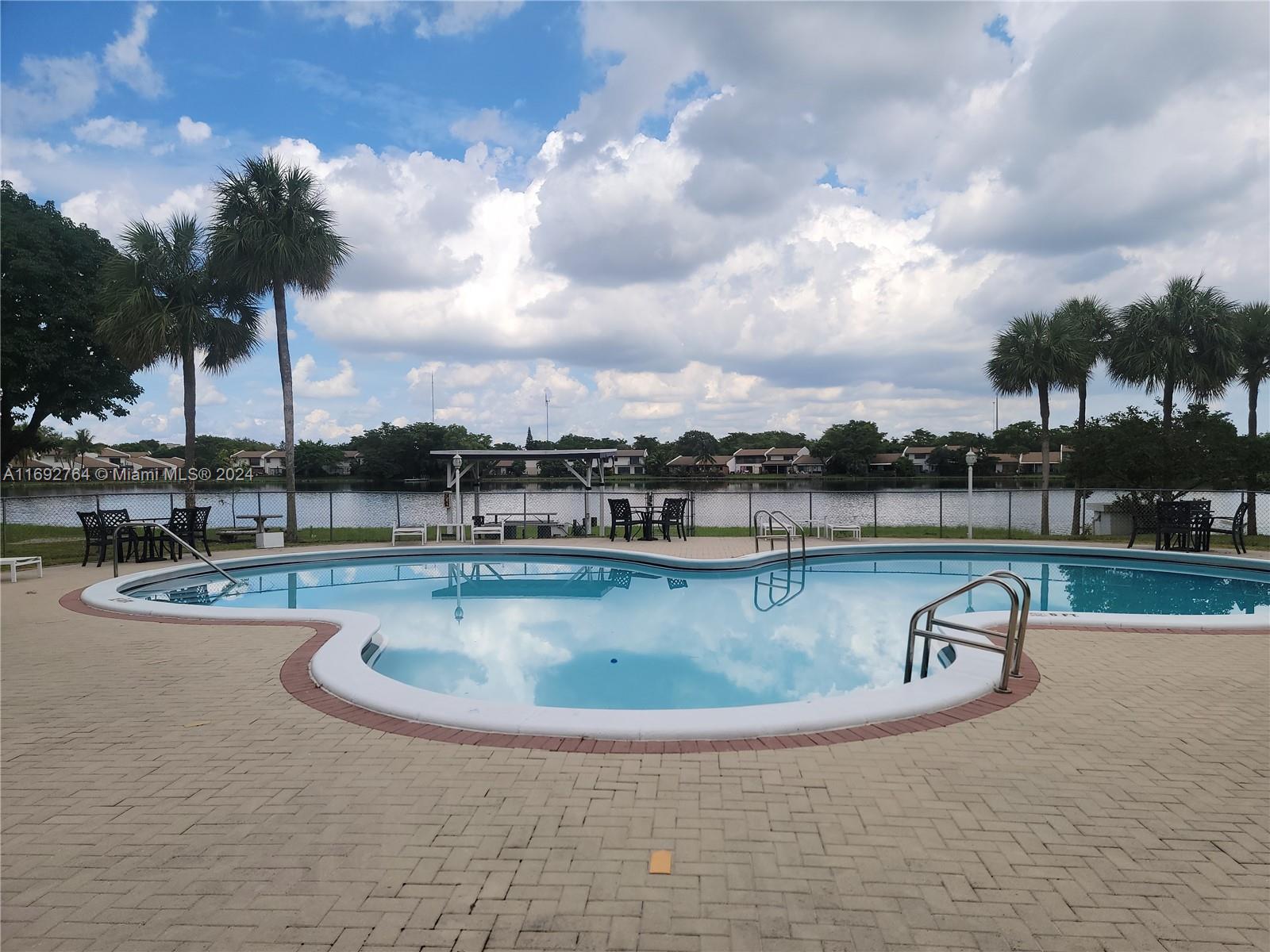 CEDAR GLENNCONDO APTS EA - Residential