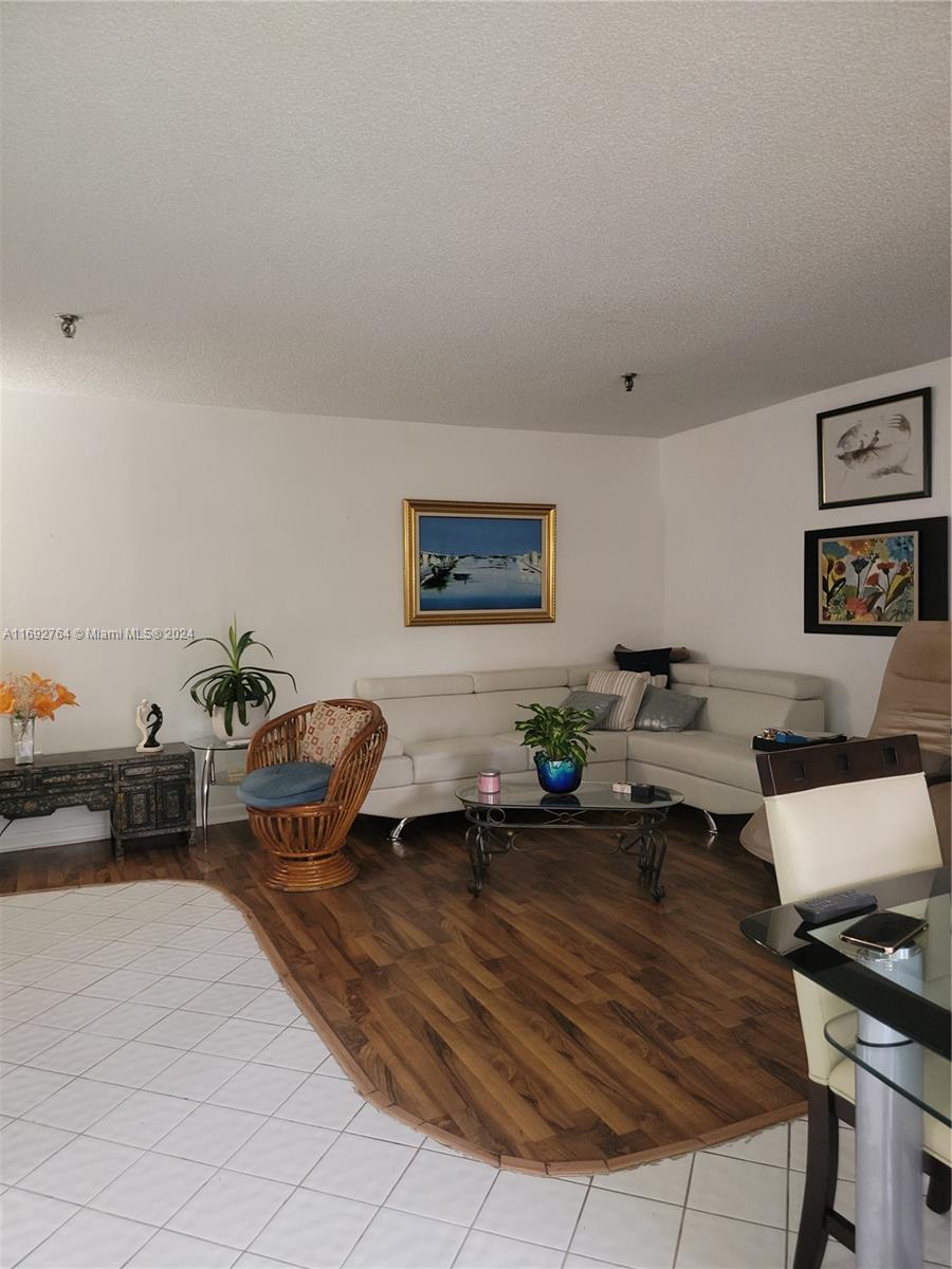 CEDAR GLENNCONDO APTS EA - Residential