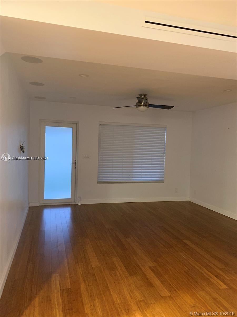 HOLLYWOOD PARK - Residential Lease