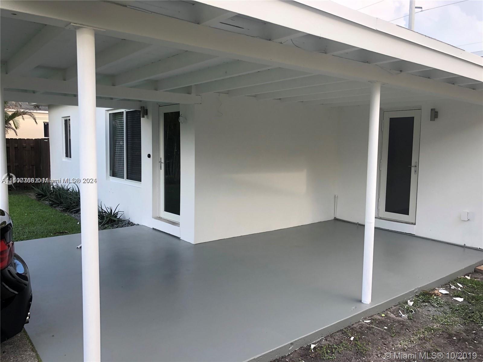 HOLLYWOOD PARK - Residential Lease