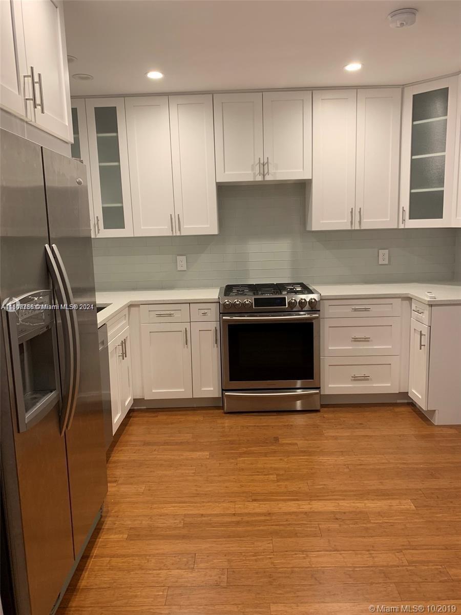 HOLLYWOOD PARK - Residential Lease