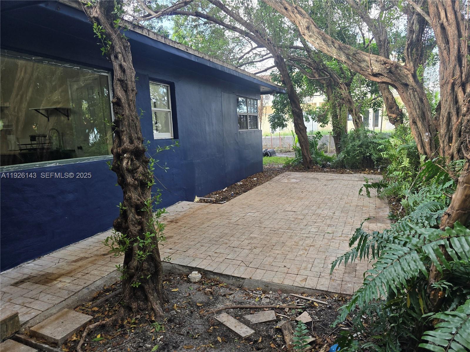 BELLEVUE BISCAYNE - Residential Lease