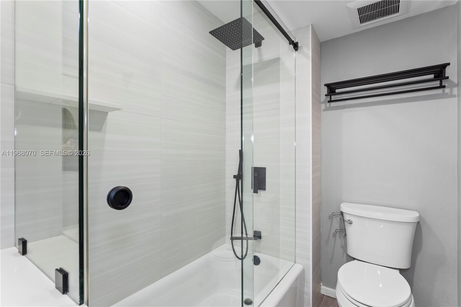 RACQUET CLUB APARTMENTS A - Residential