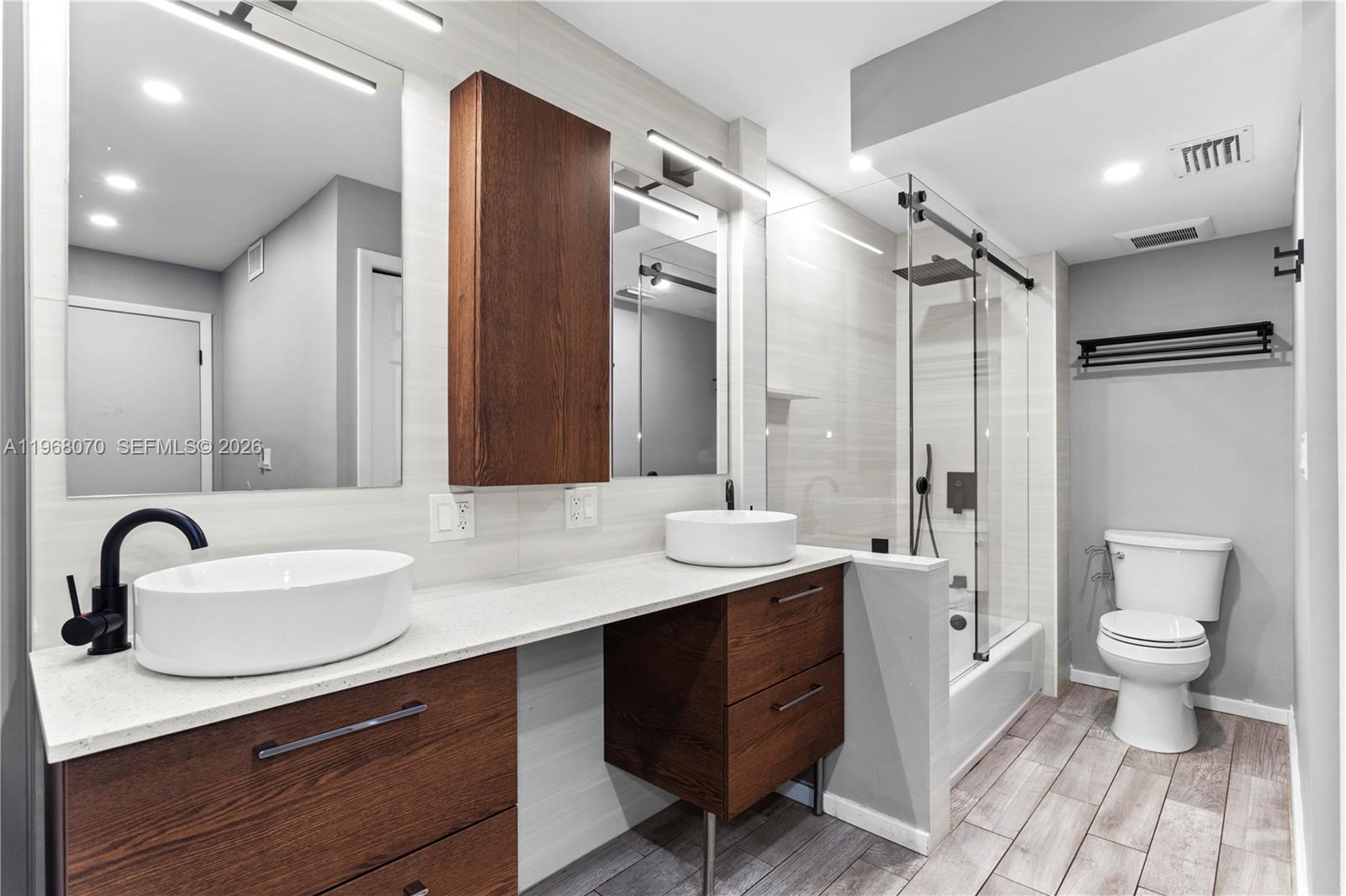 RACQUET CLUB APARTMENTS A - Residential