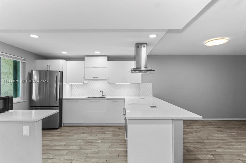 Photo of 201 Lakeview Dr #203, Weston, FL 33326 (MLS # A11968070)