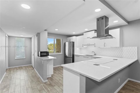 201 Lakeview Dr 203 Weston FL 33326