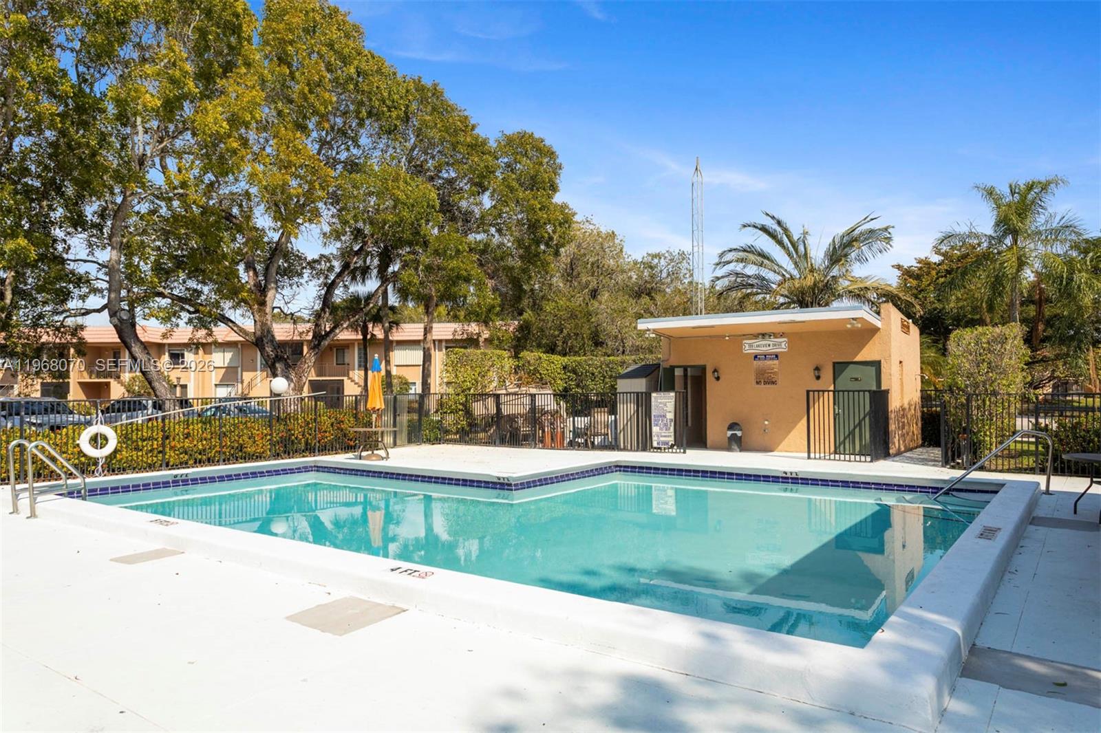 RACQUET CLUB APARTMENTS A - Residential