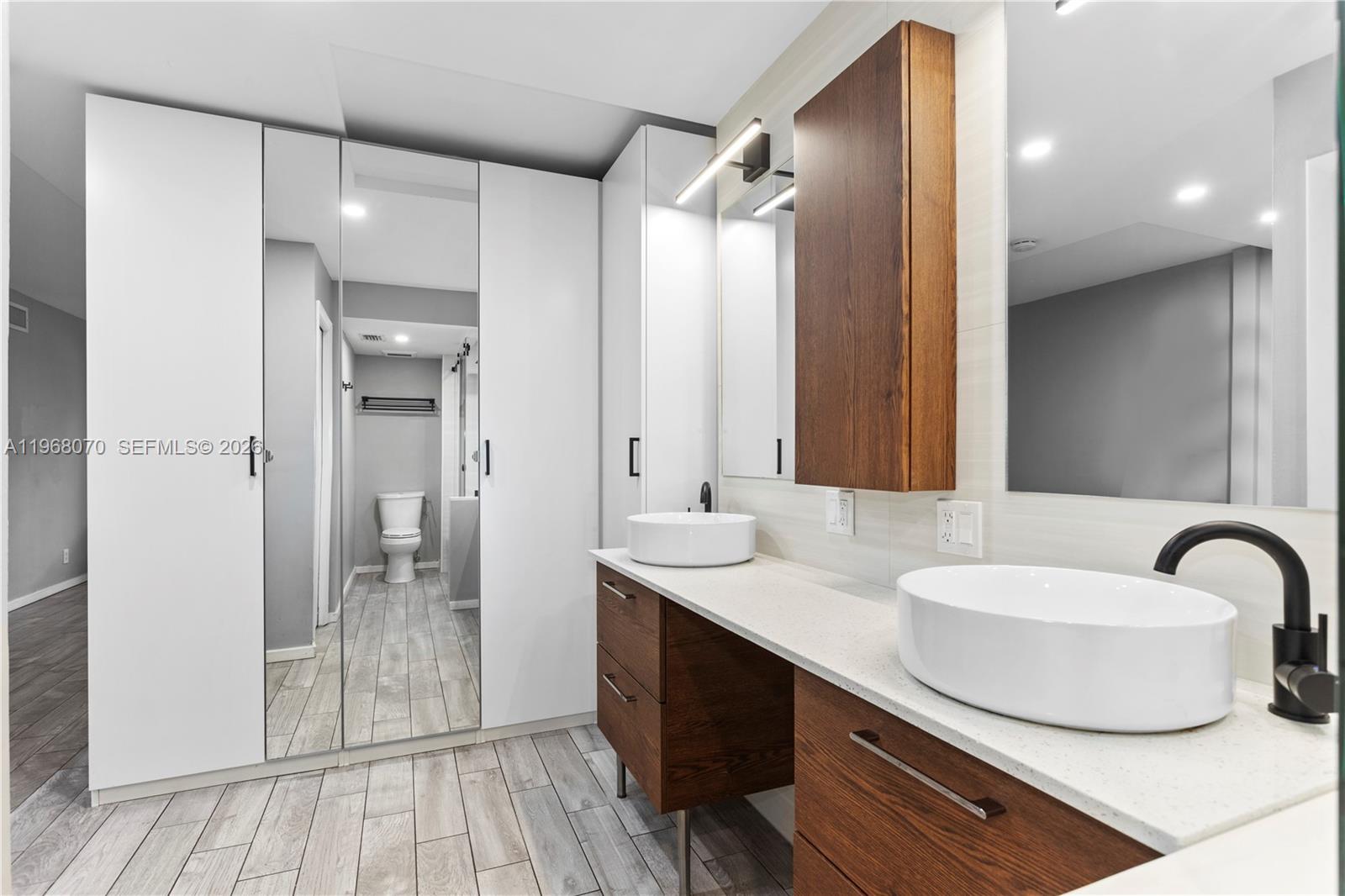 RACQUET CLUB APARTMENTS A - Residential