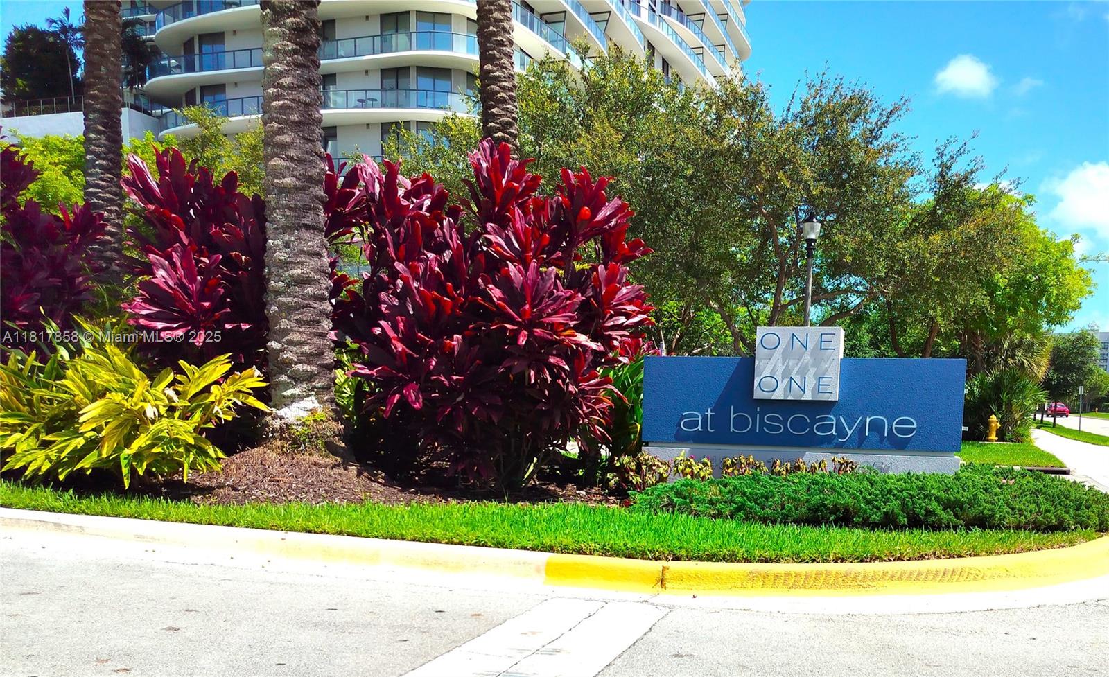 14951 Royal Oaks Ln 1006, North Miami, Miami-Dade County, Florida - 3 Bedrooms  
3 Bathrooms - 
