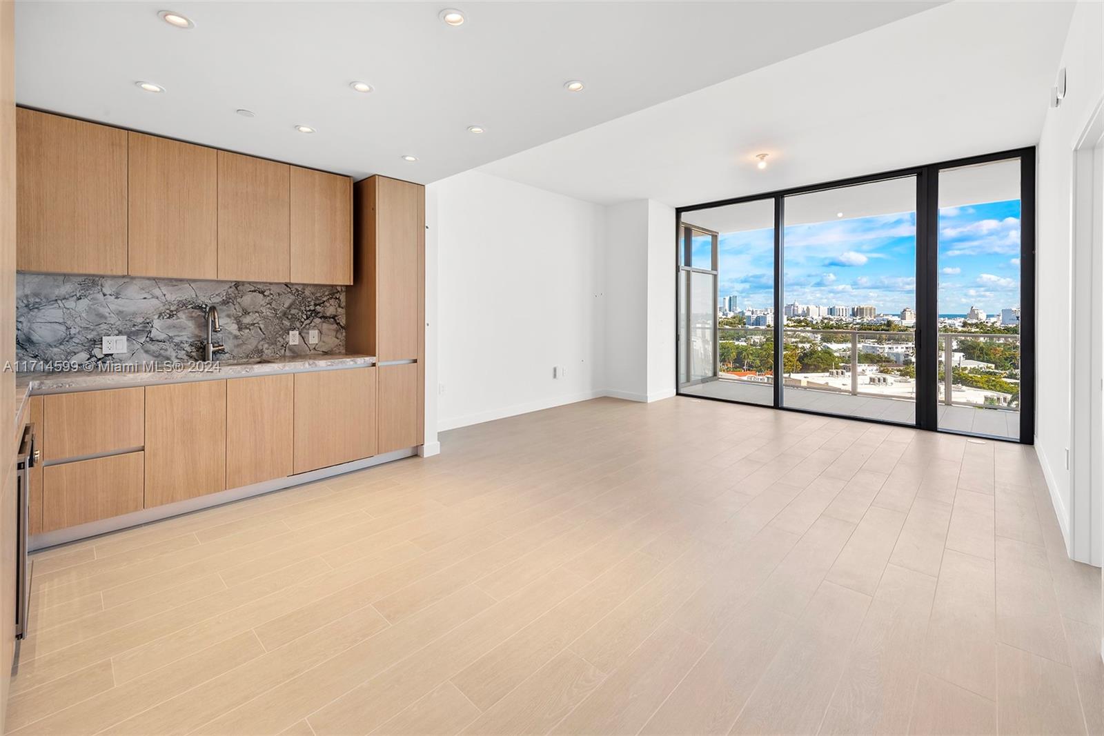 AQUARIUM SITE AMD - Residential