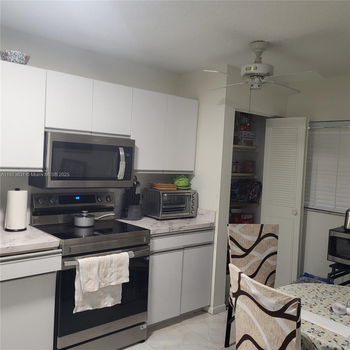 MEADOWS 300 1 - Residential