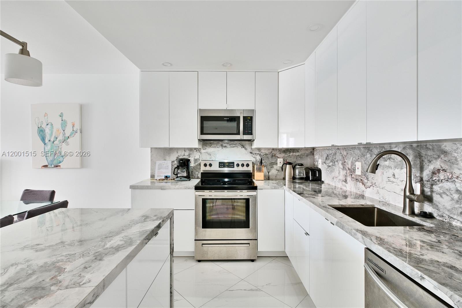 19370 Collins Ave 1406