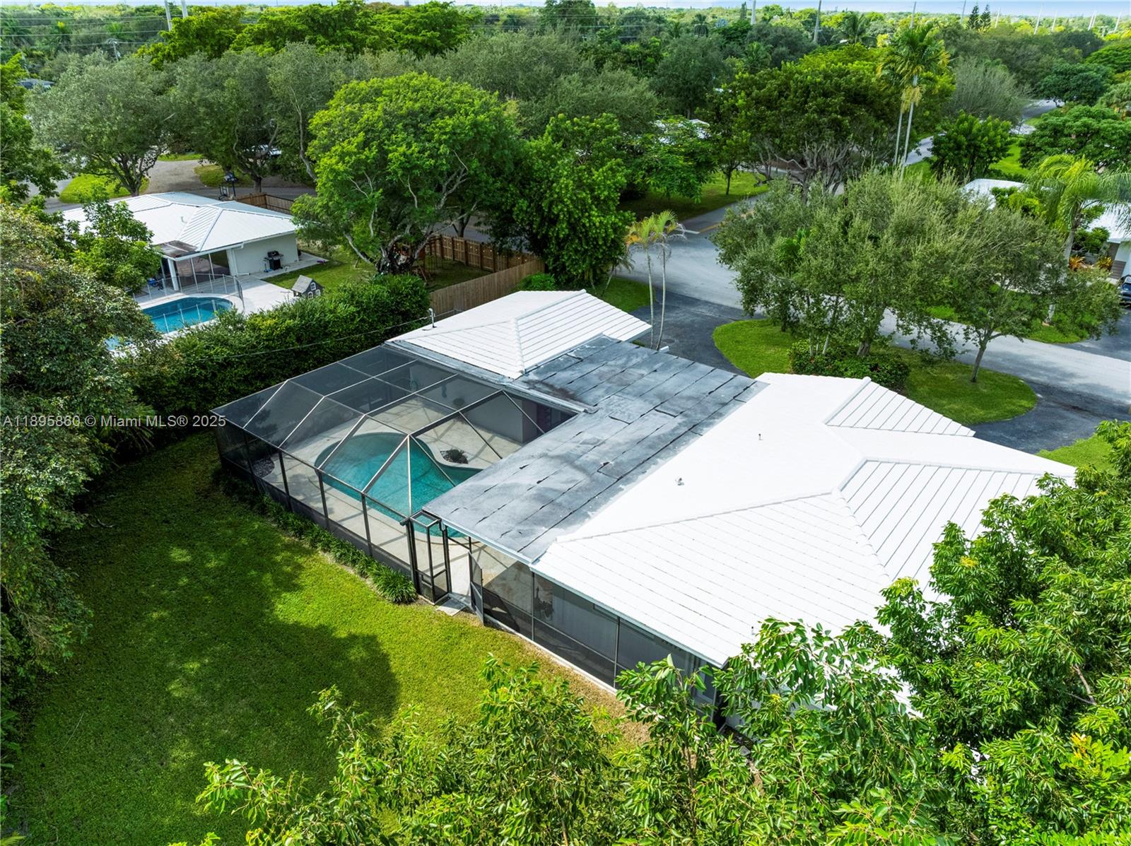 ESTELLE LAWRENCE HOMES - Residential