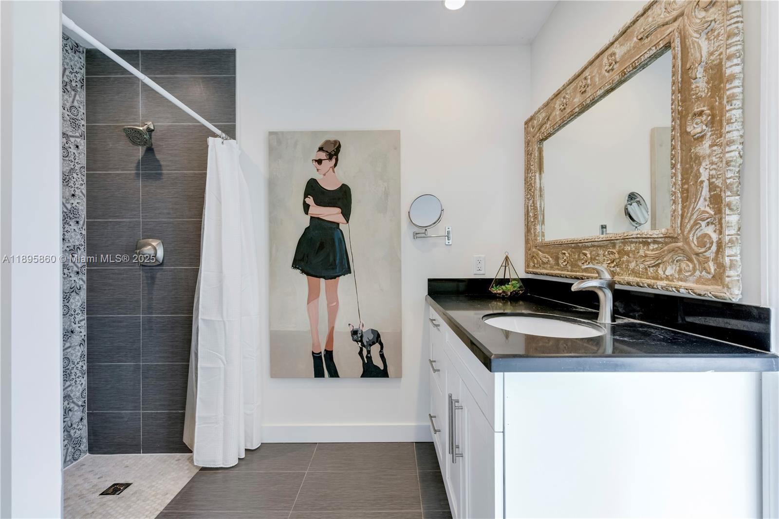 ESTELLE LAWRENCE HOMES - Residential