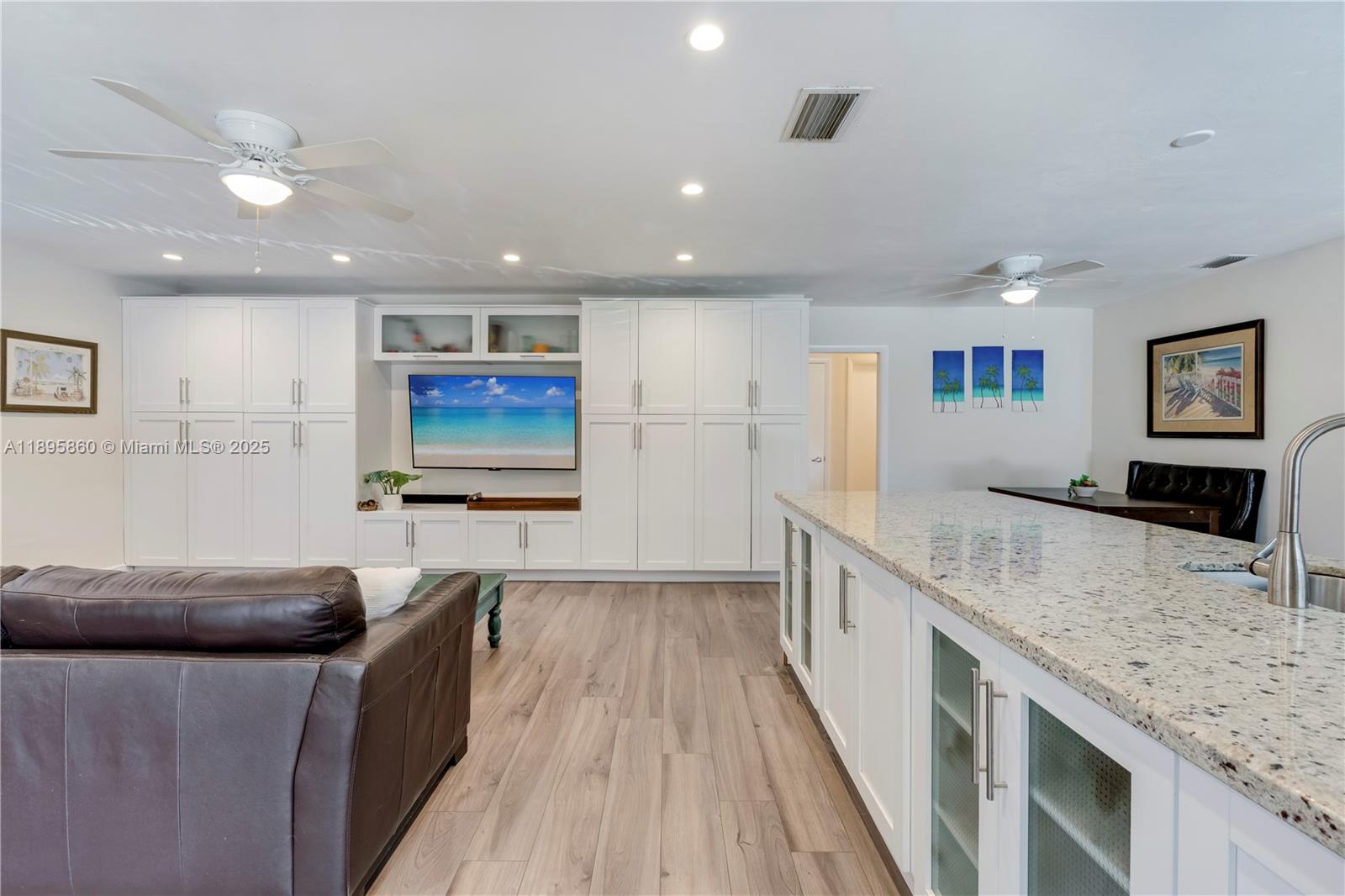ESTELLE LAWRENCE HOMES - Residential